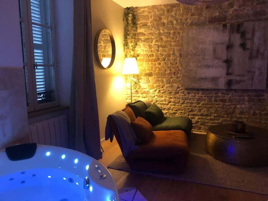 Detente Centre Historique De Macon Avec Spa Et Cine Екстериор снимка
