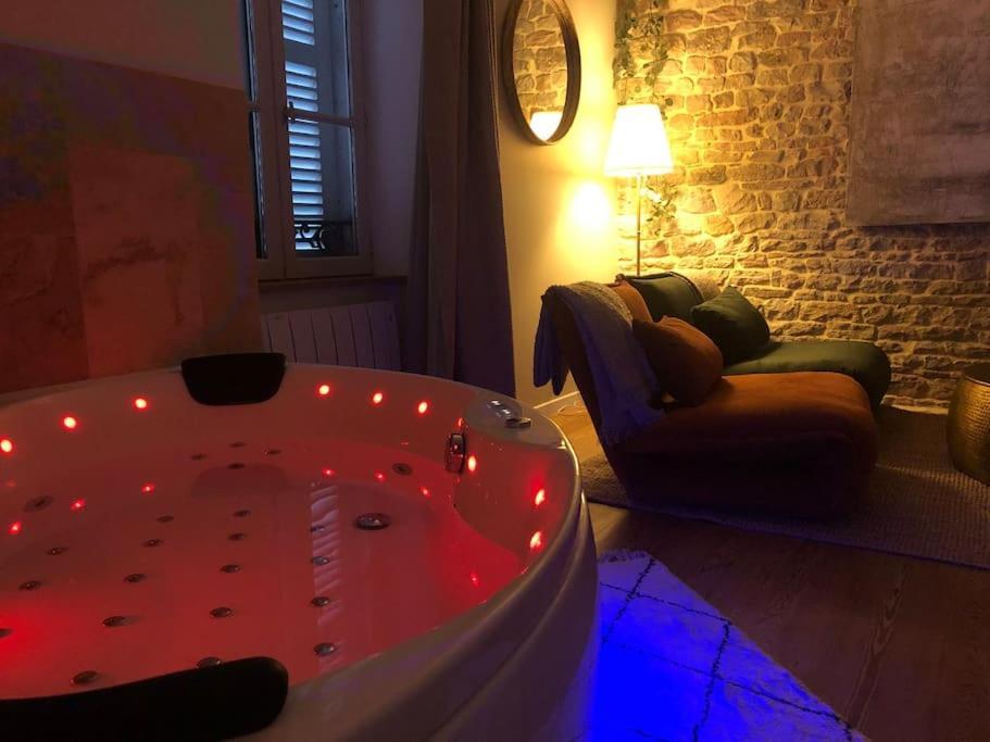 Detente Centre Historique De Macon Avec Spa Et Cine Екстериор снимка